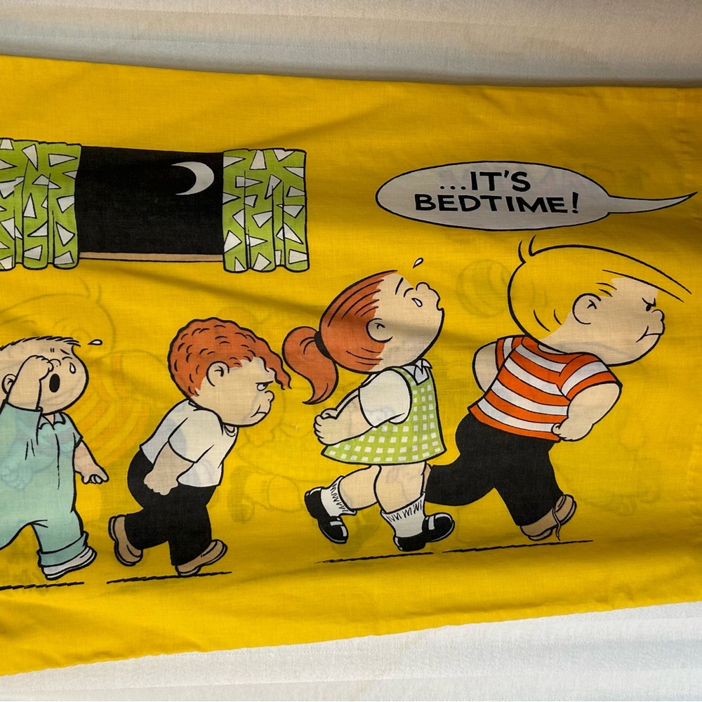 pillowcase: vintage Family circus made in us  comic used 42 x 36